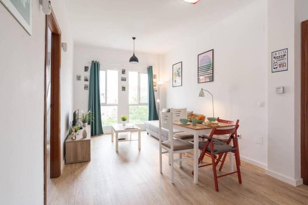 City Breaks In Malaga Downtown Apartment Luaran gambar